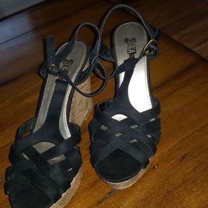 " Brash"Black ankle strap wedges